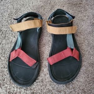 Multicolor Tevas